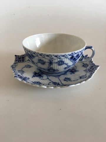 Royal Copenhagen Musselmalet Helblonde Tekop med underkop No. 1130