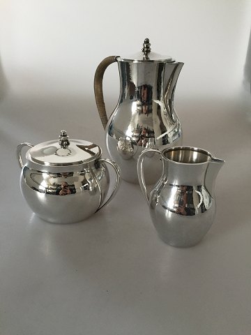 Hans Hansen Sterling Sølv Kaffekande, Flødekande og Sukkerskål designet af Karl Gustav Hansen