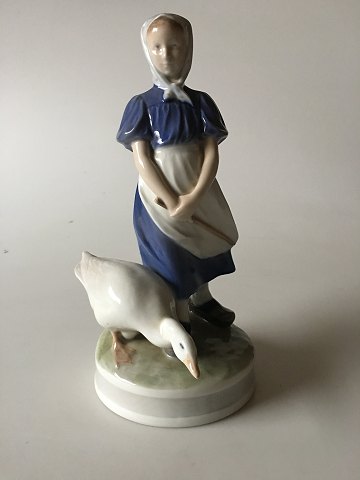Royal Copenhagen Figur Pige med gås No. 527