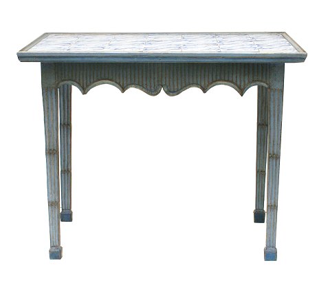 Blådekoreret flisebord med hollandske fliser. Danmark ca. år 1780. H: 74cm. Platte: 95x69cm