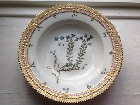 Royal Copenhagen Flora Danica Dybtallerken No 3545 Sjælden Arnold Krog produktion 1904-1908