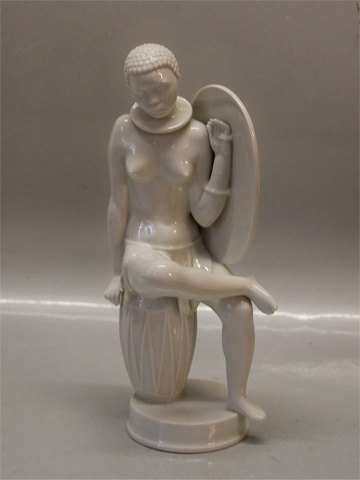 Kongelig Dansk 12487 Kgl. Afrika, hvid 23 cm, Arno Malinowski