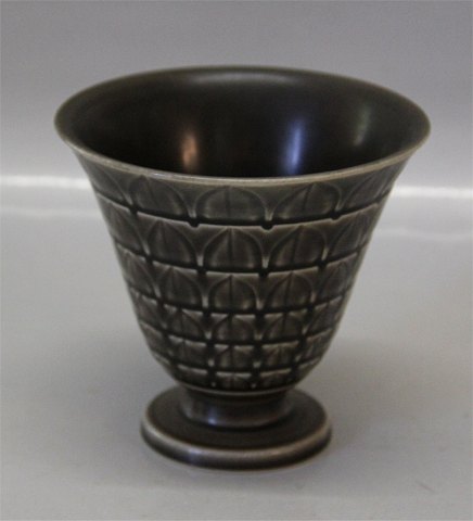 Aluminia Copenhagen FaienceAluminia Solbjerg 1612 Vase 11 cm Nils Thorsson 1935
