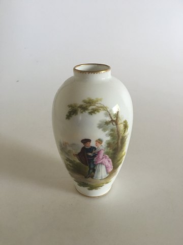 Royal Copenhagen Saxon Flower vase with Romantic Scene by Henning Larsen (Old Larsen)