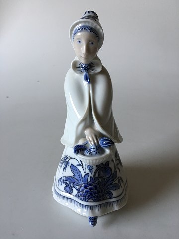 Royal Copenhagen Georg Thylstrup Figur pige med kurv Unika signeret af Oluf Jensen No 2085