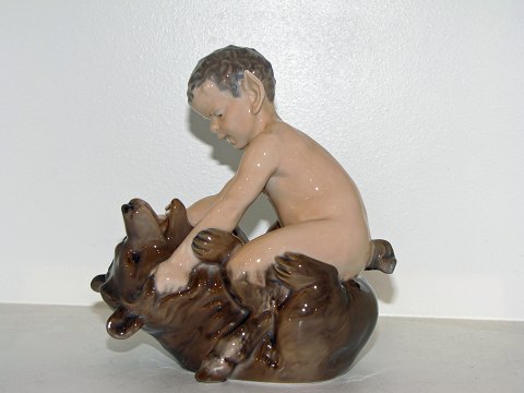 Royal Copenhagen figur Pan med bjørn