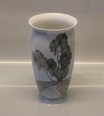 B&G Porcelain B&G 8645-450 Vase with road in landscape 25 cm Signed MH