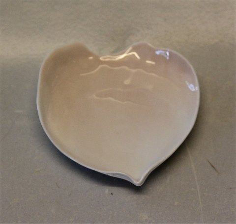 Art Nouveau B&G Porcelain B&G 1004 Seashell tray Mother of pearl 9 cm
