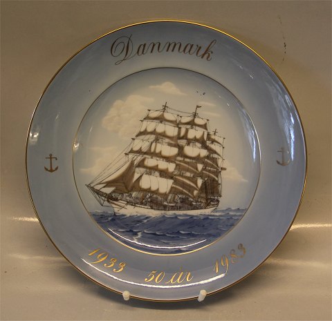 Bing & Grøndahl B&G 10122-376 Platte Skoleskibet "Danmark"  50 år - 1933-1983 30,5 cm
