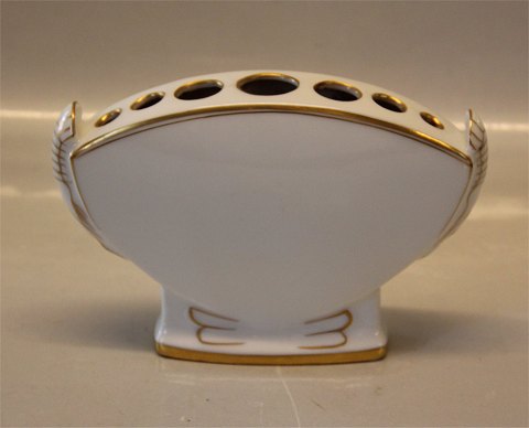B&G Hartmann Porcelain White with double gold rim and lines 071 a Buquettiere 11 cm