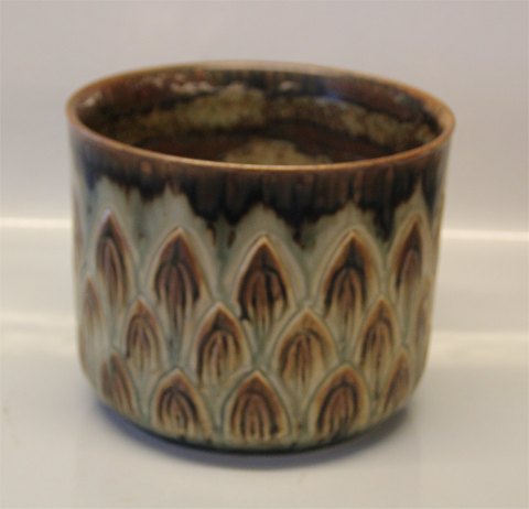 Royal Copenhagen Art Pottery 22473 RC Flower pot, Cut 15 x 18.5 cm November 1971 Gerd Bøgelund