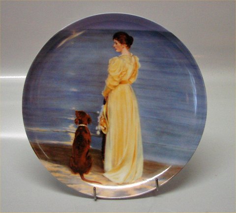 B&G Kunstnerplatter Sommer i Skagen B&G 1986 Sommer i Skagen platte nr. 1. "Sommeraften ved Skagen: Kunstneren hustru med hund i strandkanten. PS. Krøjer 21 cm