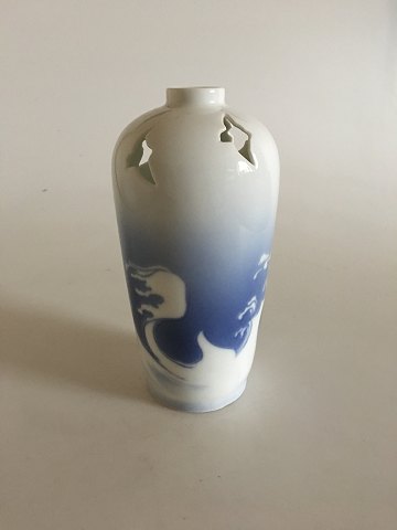 Royal Copenhagen Art Nouveau Unika Gennembrudt Vase af Marianne Høst fra 1895 No 5940
