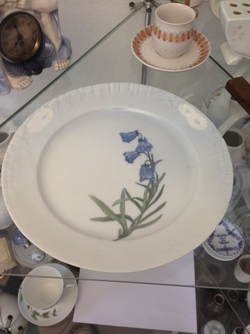 Royal Copenhagen Art Nouveau Plate in Midsummernights Dream painted by Danneskjold-Samsø No 1118/10019
