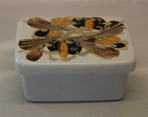 Royal Copenhagen Aluminia Faience  962-2823 Butter box 1/4 kg 12.5 x 9.5 cm