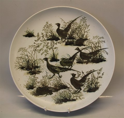 Diana Royal Copenhagen Aluminia Faience 1066-5371 Large dish with pheasants 36,5 cm Nils Thorsson