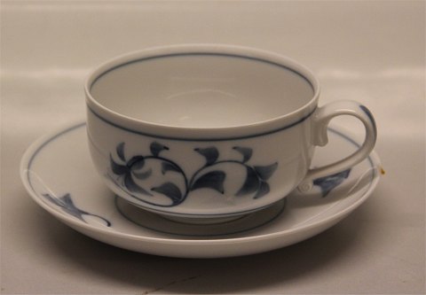 Royal Copenhagen Noblesse 112-15114 Tea cup 5.8 x 10.5 cm (078) WITHOUT saucer 16.3 cm (079)