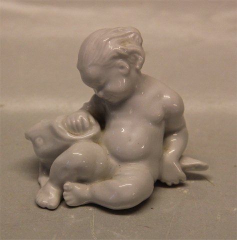 B&G hvid figure B&G 4037 Havbarn læner sig op ad fisk 8 cm Venus Fødsel