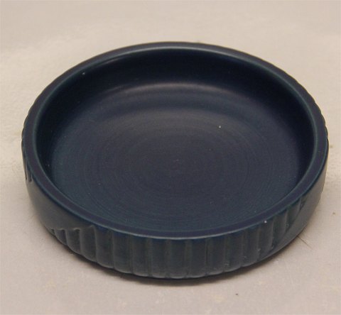 Ipsen Danish Art Pottery 1843-195513 XI Blue Tray 11,5 cm, ribbed sides