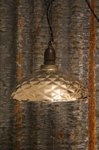 Antik loftslampe med stor skærm i fattigmandssølvDia.: 25cm.