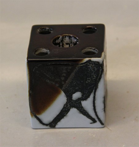 Aluminia kunstfajance 645-3500 Terning som lysestage og vase 6.2 x 5.6 cm sort og brun dekoration, Ellen Malmer , Baca