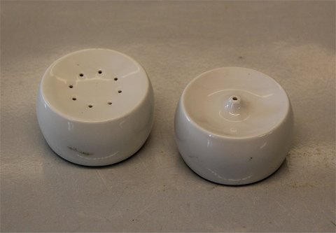 B&G porcelain White Koppel Salt & pepper 052