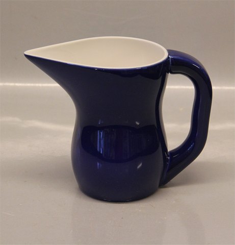 442 Mørkeblå kande, mellem 51 cl. (1189442-12200) 13 cm Ursula - det originale fra Royal Copenhagen  fajance