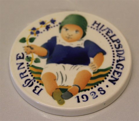 Aluminia Royal Copenhagen faience Children Days plates1928 Child in blue dress Oscar Willerup 8.7 cm