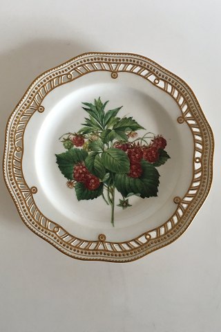 Royal Copenhagen Flora Danica Frugt Tallerken No 429/3584. Måler 22cm og er i perfekt stand. Pre 1900  No 103