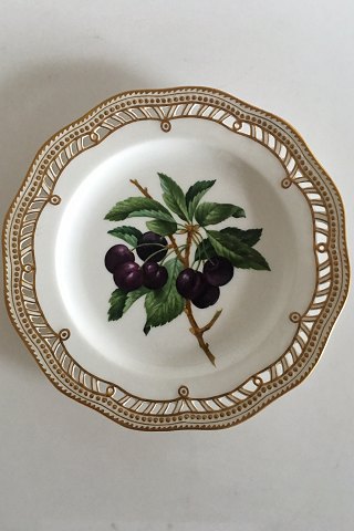 Royal Copenhagen Flora Danica Frugt Tallerken No 429/3584. Måler 22cm og er i perfekt stand. Pre 1900  No 101