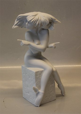 Royal Copenhagen figurine 104 RC White Gemini Christel Zodiac Figurine Bisquit 25 cm (1249104-41200)