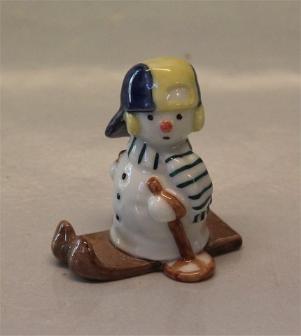 Kongelig Dansk  0771 Kgl. Snemand, Dreng på ski, vinterfigur 6 cm (1021771)