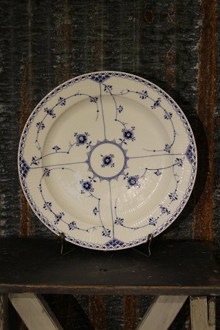Gammelt musselmalet porcelæns fad fra Royal Copenhagen i halvblonde , dia: 33cm.1/539.