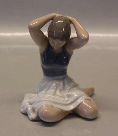 Kongelig Dansk 4648 Kgl. Piger ordner hår 12 cm Johan Galster
