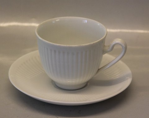9956 Coffee cup, pair 16 cl / 5 2/5 oz Saucer 13.5 cm Royal Copenhagen  Georgiana