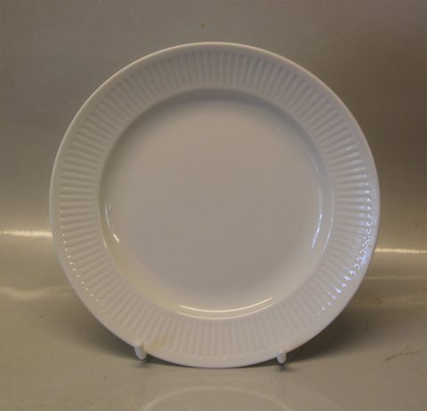 14065 Plate, flat 19 cm / 7 1/2 Royal Copenhagen  Georgiana