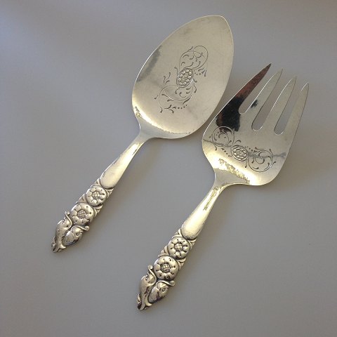 Georg Jensen Dahlia Sterling Silver Fish Serving Set. Designed by Siegfried Wagner