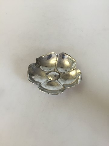 Blomsterformetlille sølvskål / askebæger.