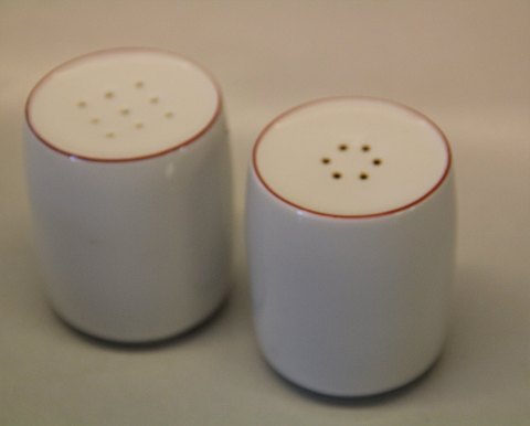 Rødtop  Kongelig Dansk porcelæn  Design Grethe 6255 Peberbøsse 6 cm (531) 6256 Saltbøsse 6 cm (541)Meyer