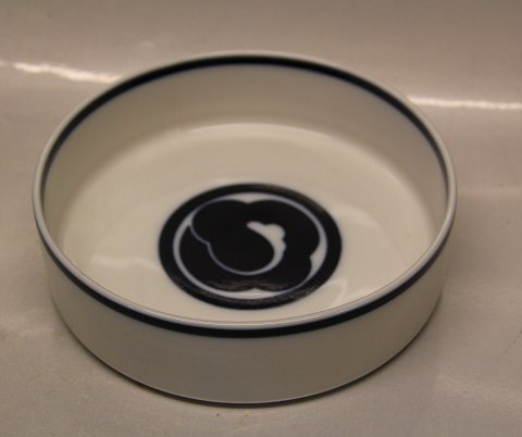 Royal Copenhagen Blue Indigo porcelain 14901 Round bowl  4 x 15 cm