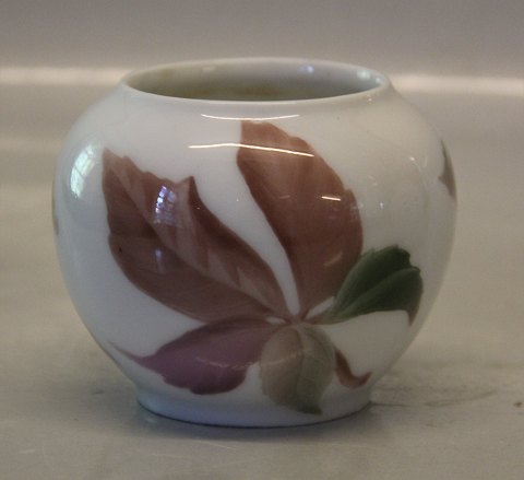 B&G PorcelainB&G 1442-70 Art Nouveau Vase with autumn leaves 7 x 9 cm Signed G - for Fanny Gaarde ?