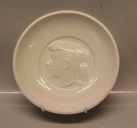 Royal Copenhagen Art Pottery21188 RC Dish with woman