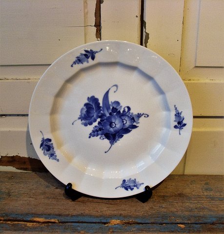 Royal Copenhagen Blue Flower round dish no. 8543