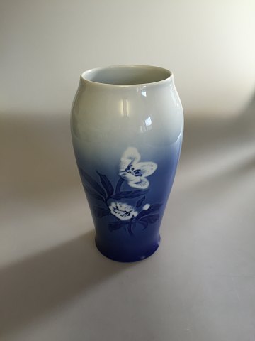 Bing og Grøndahl Julerose Vase No. 203 / 682