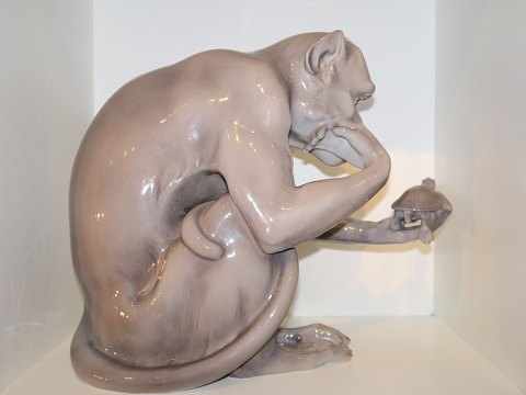 Kæmpe Bing & Grøndahl figurAbe med skildpadde