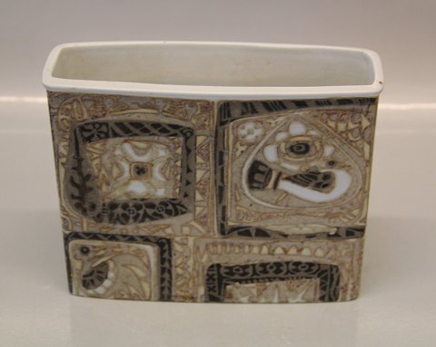 Royal Copenhagen Aluminia Faience 719-2942 Blue and lila flowers on squarre vase, Nils Thorsson 1961 15 x 18.5 x 6 cm, Baca