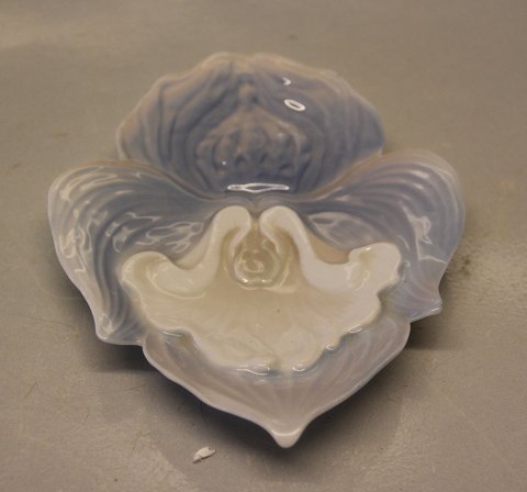 B&G Platte eller fad B&G 1901 Art Nouveau plate eller fad Lotus Blomst 15 x 12 cm CM 19