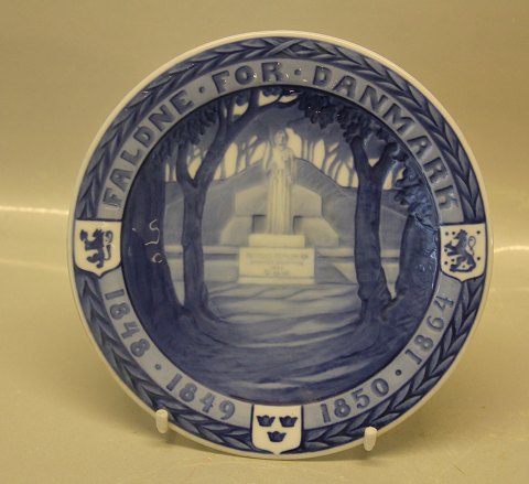 #192 RCM Royal Copenhagen Collector Plate 1920 The memorial for the volunteers #Faldne for Danmark