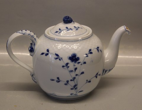 B&G Blue Butterfly porcelain 238 Large tea pot 17 c, 7.5 dl (656)
