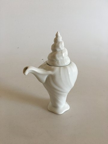 Royal Copenhagen Hvid Konkylie Flødekande No. 14195 (396)